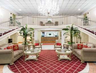 Hotel Baymont By Wyndham North